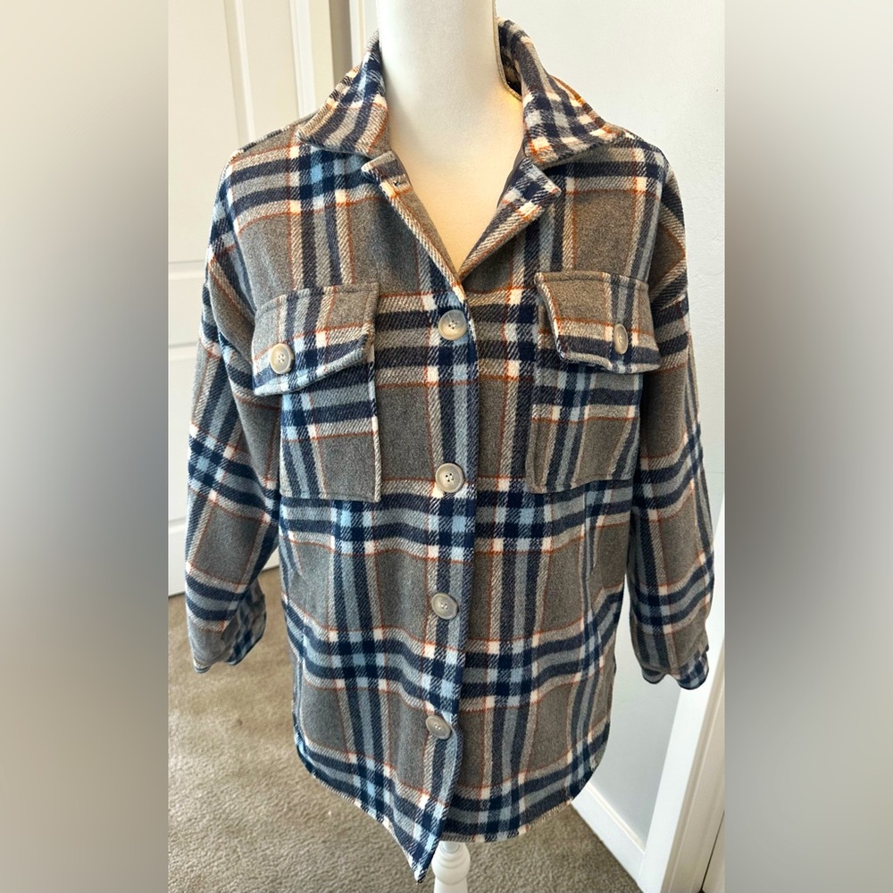 EUC Women’s Gray Blue Plaid Jacket Coat Sz S Small Big Buttons In Front Pockets